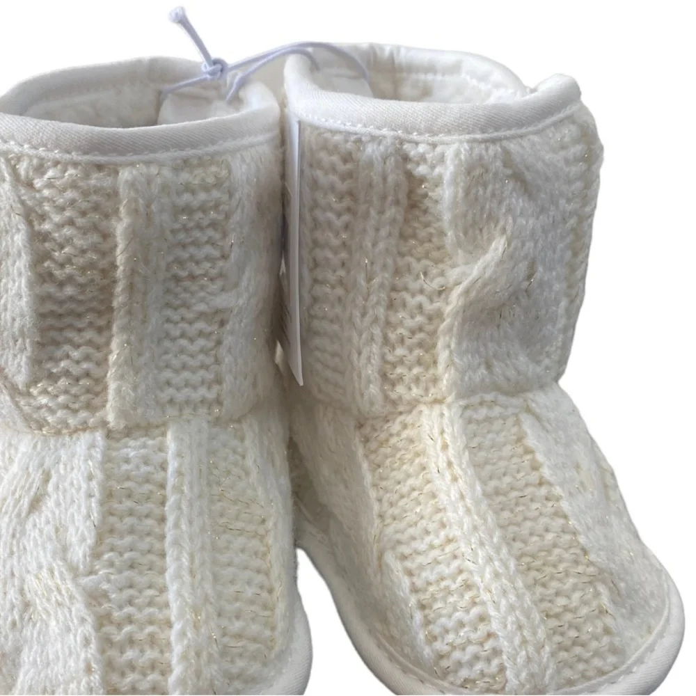 *NWT* Capelli Ivory Faux Fur Knit Baby Boots Size 1 (0-6 Months)